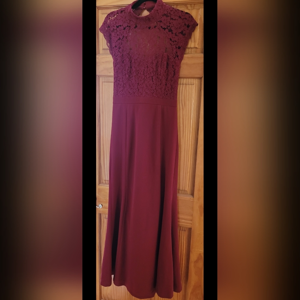 Beautiful Lulus maxi dress, deep burgundy with lace and open back detail size M